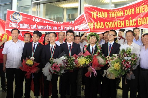 Вьетнам добился блестящих успехов на Международной олимпиаде по физике и химии - ảnh 1