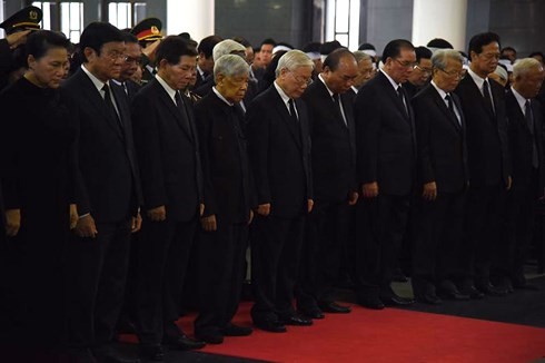 Во Вьетнаме проходит торжественная церемония прощания с президентом страны Чан Дай Куангом - ảnh 2
