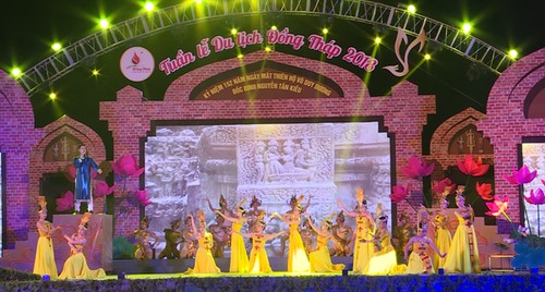 В провинции Донгтхап открылась Неделя туризма «Цветут красные лотосы» - ảnh 1