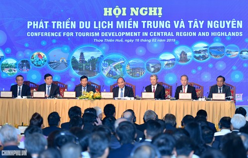 В городе Хюэ прошла конференция по развитию туризма в Центральном Вьетнаме и на плато Тэйнгуен - ảnh 1