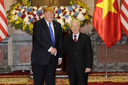 Генсек ЦК КПВ, президент СРВ Нгуен Фу Чонг провел переговоры с президентом США Дональдом Трампом - ảnh 1