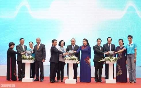 Премьер Вьетнама: обеспечение счастья и безопасности женщин и детей – это цель действия - ảnh 1