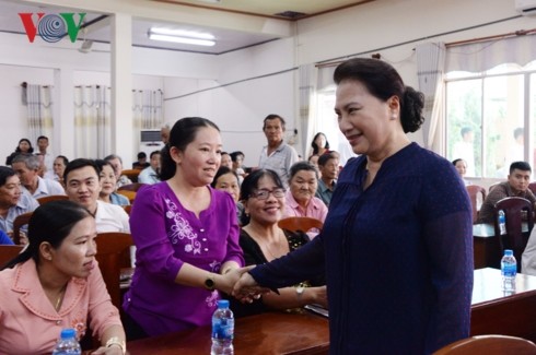 Спикер парламента Вьетнама встретилась с избирателями района Кайранг города Кантхо - ảnh 1