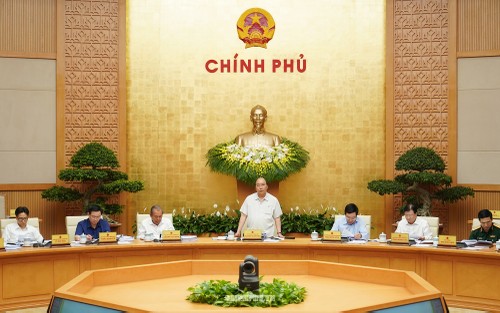 В Ханое прошло очередное апрельское заседание правительства Вьетнама - ảnh 1