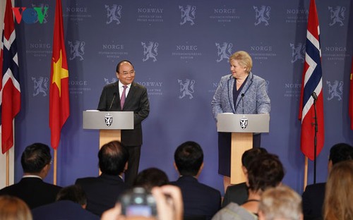 Премьер-министры Вьетнама и Норвегии провели переговоры - ảnh 2