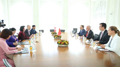 Вице-президент Вьетнама встретилась с президентом Швейцарии - ảnh 1