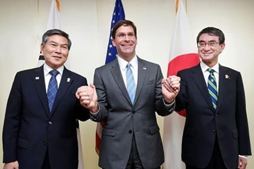 США приветствуют усилия Японии по укреплению трёхстороннего сотрудничества с Южной Кореей - ảnh 1