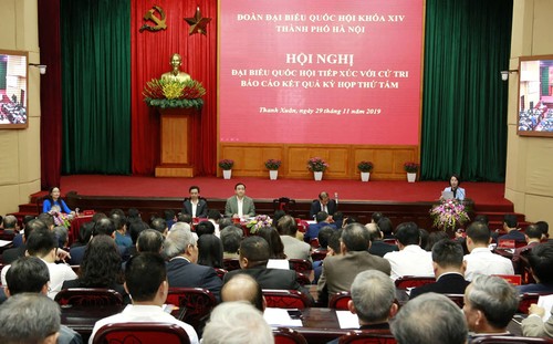 Во Вьетнаме продолжаются встречи с избирателями после 8-й сессии Нацсобрания - ảnh 1