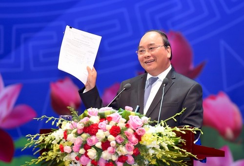 В Ханое прошла конференция премьер-министра Вьетнама с предпринимателями 2019 года - ảnh 1