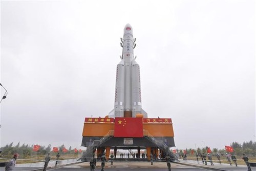Китай запустил в космос ракету-носитель «Чанчжэн-5» со спутником - ảnh 1