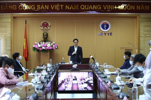 Ву Дык Дам: СМИ должны продолжать содействовать правительству и жителям Вьетнама в борьбе с Covid-19 - ảnh 1