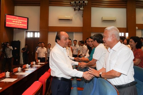 Премьер-министр Вьетнама Нгуен Суан Фук встретился с избирателями г.Хайфона - ảnh 1