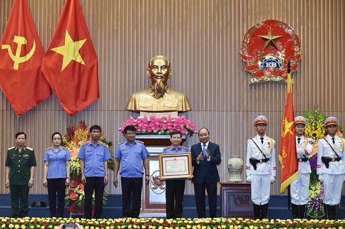 Премьер Вьетнама: народная прокуратура должна быть действенным оружием партии - ảnh 2