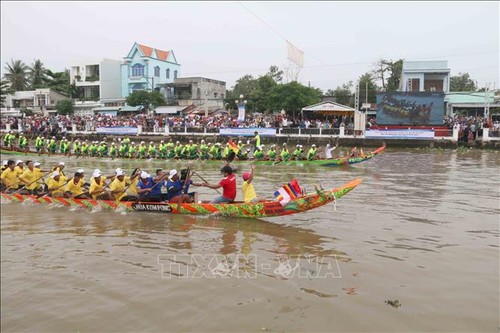 В провинции Чавинь открылся праздник Ок Ом Бок 2020 года - ảnh 1