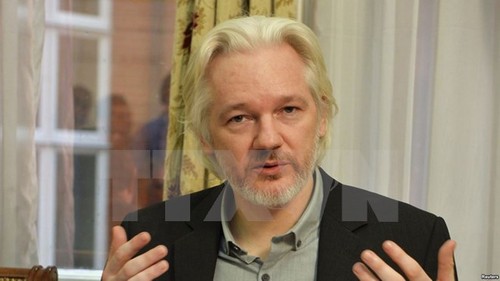 Julian Assange interrogé à l'ambassade d'Equateur à Londres - ảnh 1