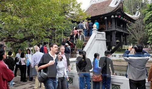 Hanoi accueille 4 millions de touristes étrangers en 2016 - ảnh 1