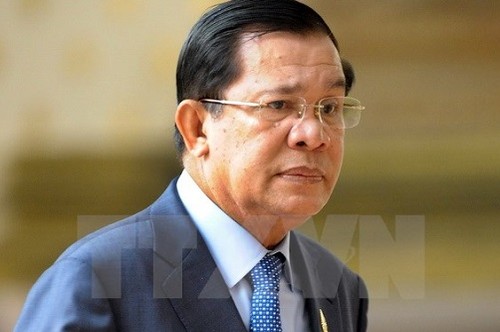 Le PM Cambodgien en visite officielle au Vietnam - ảnh 1