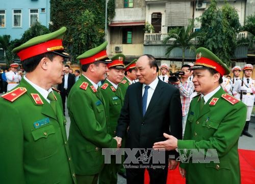 Nguyen Xuan Phuc présente ses vœux à la brigade motorisée  - ảnh 1