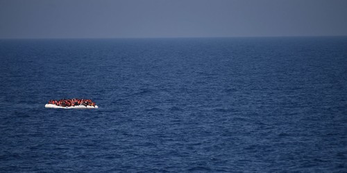 Plus de 1.300 migrants secourus : "cauchemar" au large de la Libye - ảnh 1