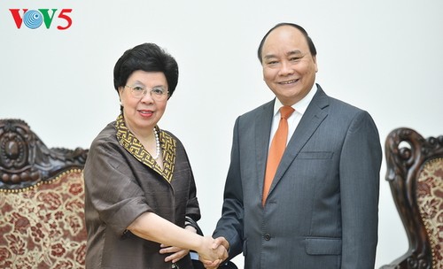 Le Premier ministre Nguyen Xuan Phuc reçoit la directrice générale de l’OMS  - ảnh 1