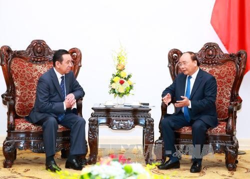 Nguyen Xuan Phuc reçoit le nouvel ambassadeur mongol  - ảnh 1