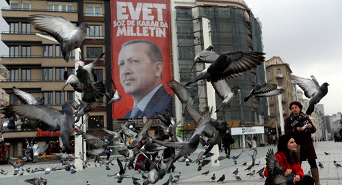 Référendum turc: les critiques de l'OSCE provoquent l'ire d'Ankara - ảnh 1