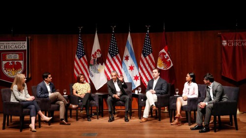 Barack Obama fait son retour pour parler politique avec de jeunes Américains - ảnh 1