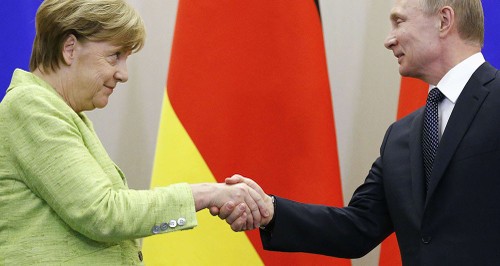 Angela Merkel et Vladimir Poutine à Sotchi pour briser la glace  - ảnh 1