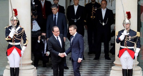 Emmanuel Macron officiellement investi président de la France - ảnh 1