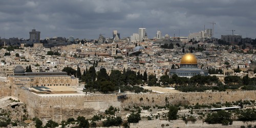 Israël approuve un projet controversé de téléphérique à Jérusalem - ảnh 1