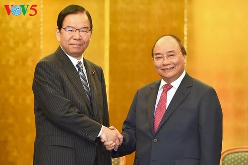  Nguyen Xuan Phuc rencontre des hommes politiques et des entrepreneurs japonais - ảnh 1
