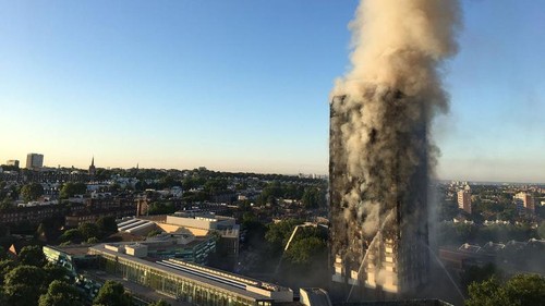  Londres: plusieurs morts dans le gigantesque incendie d'une tour d'habitation - ảnh 1