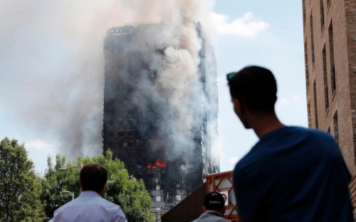 Ce que l'on sait de l'incendie meurtrier dans un immeuble de 24 étages à Londres - ảnh 1