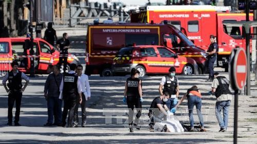 Champs-Élysées: une «tentative d’attentat» selon le ministère de l’intérieur - ảnh 1
