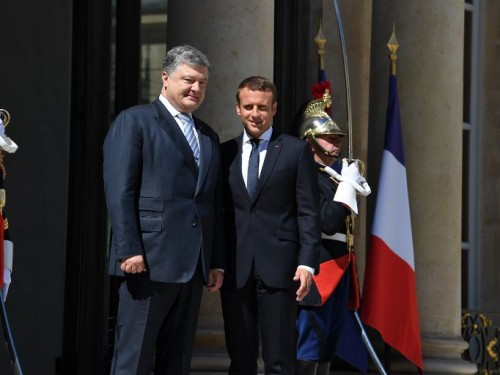 Emmanuel Macron a reçu le président ukrainien Petro Porochenko à l'Elysée - ảnh 1