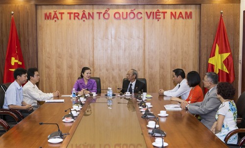 La vice-présidente du FPV reçoit les dignitaires du conseil spirituel du Baha'i Vietnam - ảnh 1