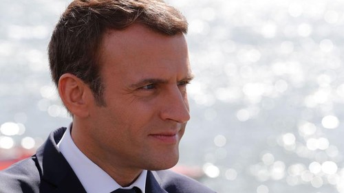 Chute d'Emmanuel Macron dans les sondages d'une ampleur quasi-inédite - ảnh 1