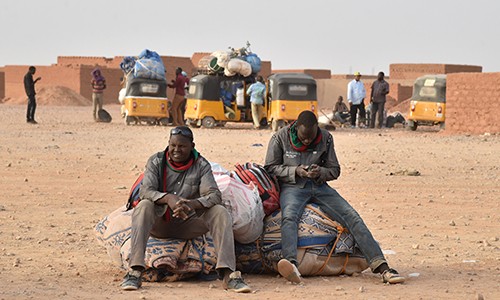 Niger : plus de 1000 migrants secourus dans le désert par l’OIM depuis le mois d’avril - ảnh 1