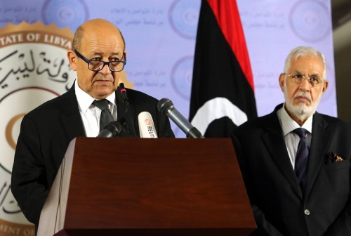 Libye: Le Drian souligne l'engagement de la France pour résoudre la crise  - ảnh 1