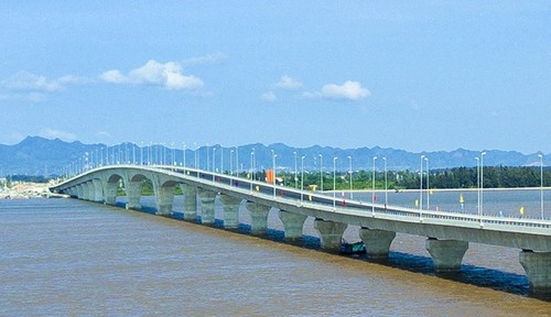 Inauguration du pont maritime le plus long  d’Asie du Sud-Est - ảnh 2