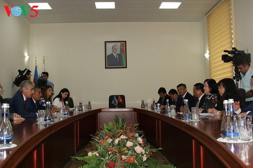 Une délégation du PCV en visite de travail en Azerbaïdjan - ảnh 1