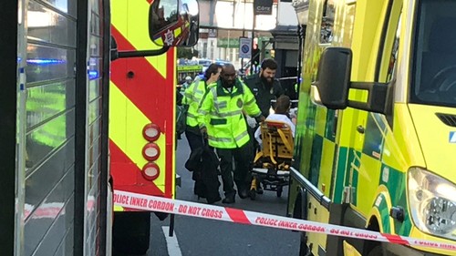 Ahmed Hassan, 18 ans, a été inculpé pour tentative de meurtre dans l'attaque du métro de Londres - ảnh 1