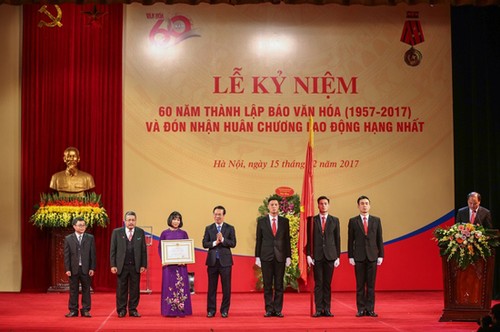 Le journal Van Hoa reçoit l’Ordre du Travail - ảnh 1