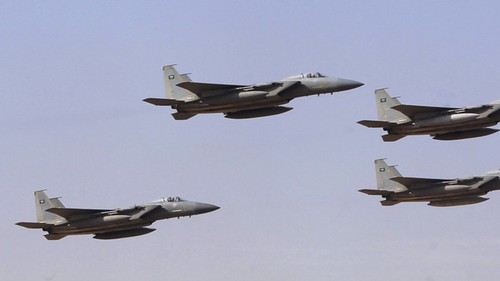 Yémen: un avion de la coalition arabe s’écrase dans une province contrôlée par des Houthis - ảnh 1