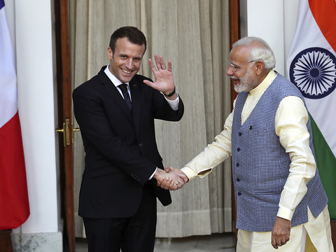Visite d'Emmanuel Macron en Inde : 13 milliards d'euros de contrats signés - ảnh 1