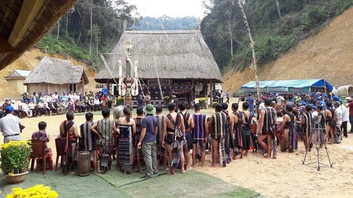 Les Co Tu, un peuple reconnaissant envers la forêt - ảnh 1