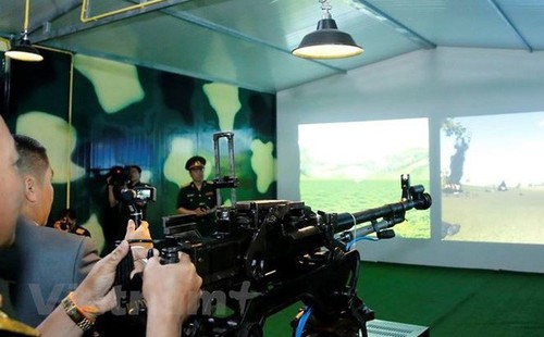 Le Vietnam remet au Laos un centre de simulation de combat - ảnh 1