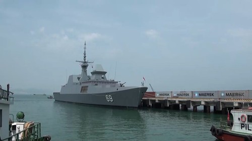 Un navire de la marine singapourienne à Danang - ảnh 1