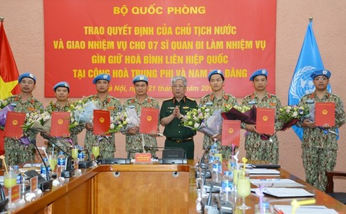 Sept soldats vietnamiens supplémentaires aux opérations de maintien de la paix de l'ONU - ảnh 1