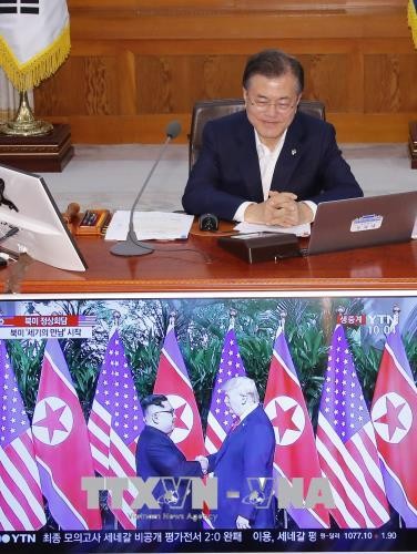 En Conseil des ministres, Moon Jae-in souhaite de nouveau le succès du sommet Trump-Kim - ảnh 1